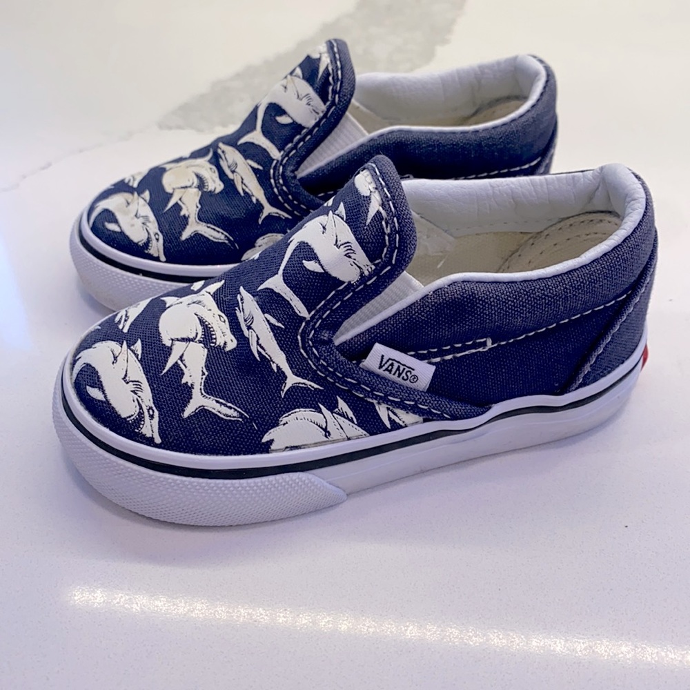 Vans Toddler Glow Sharks Slip On Shoes, Size 5, Blue Canvas